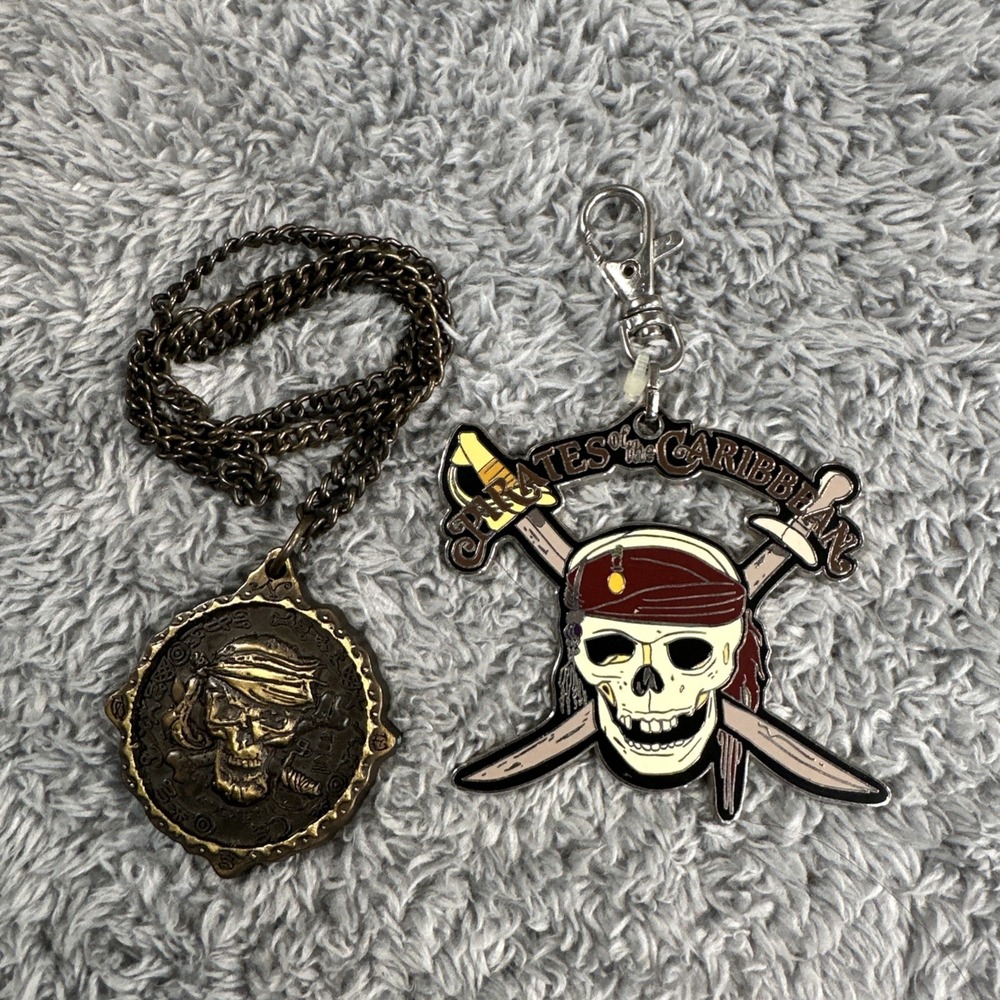 Disney Pirates of the Caribbean Brass Necklace Chain Skull & Keychain 2009 Pin